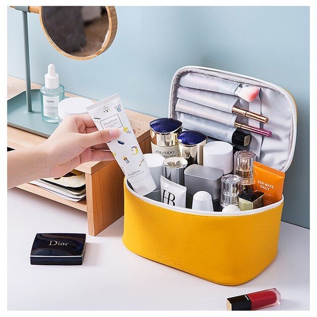 Moteriška kosmetinė, geltona